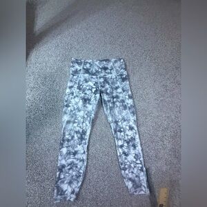 Athleta Black Gray White  Tie-Dye Print Leggings – Size Small Petite (SP) Fall